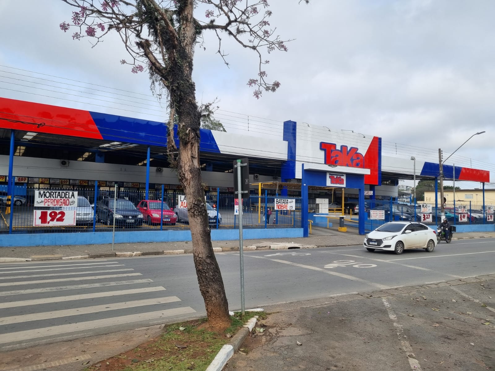 fachada taka 3.jpeg